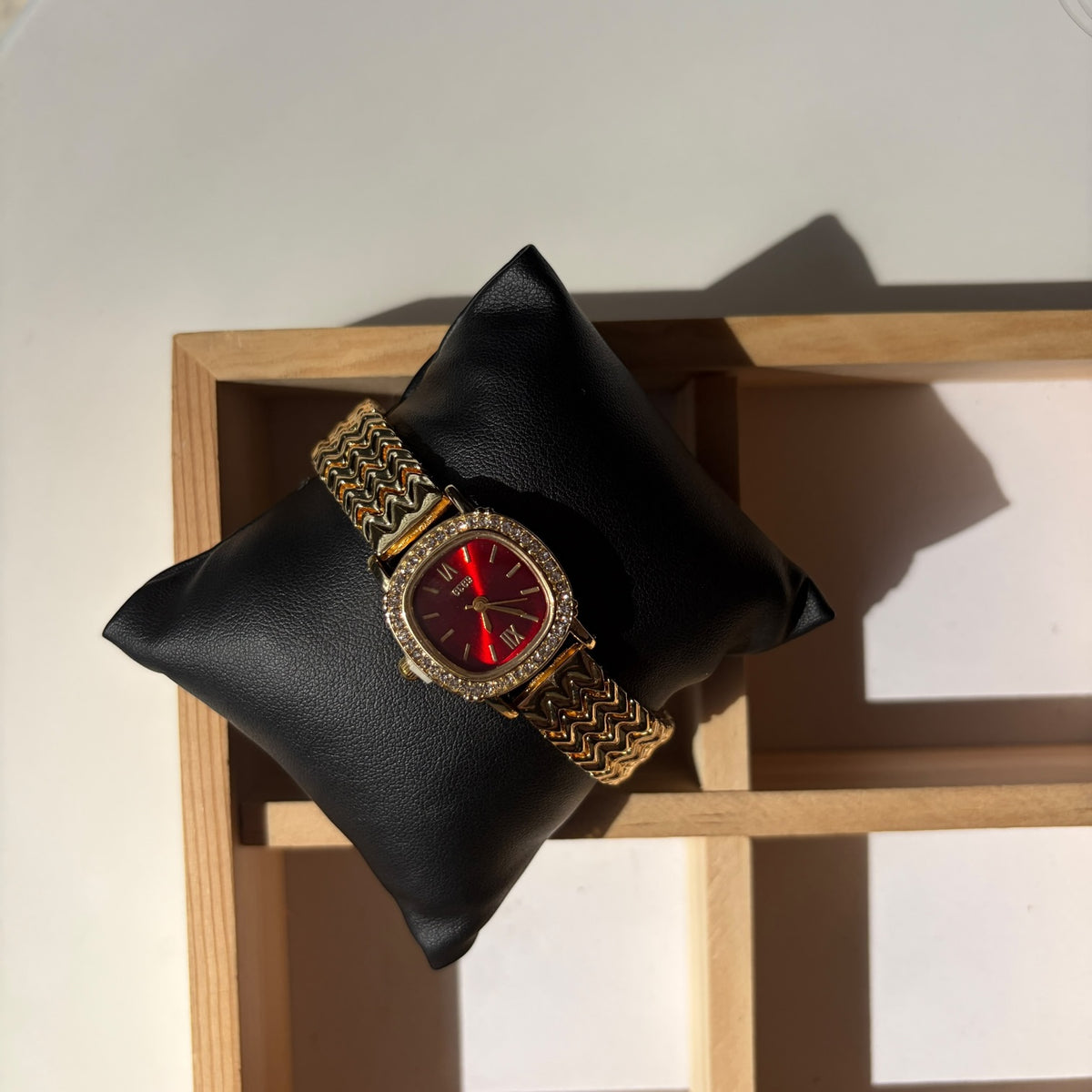 Nova Watch