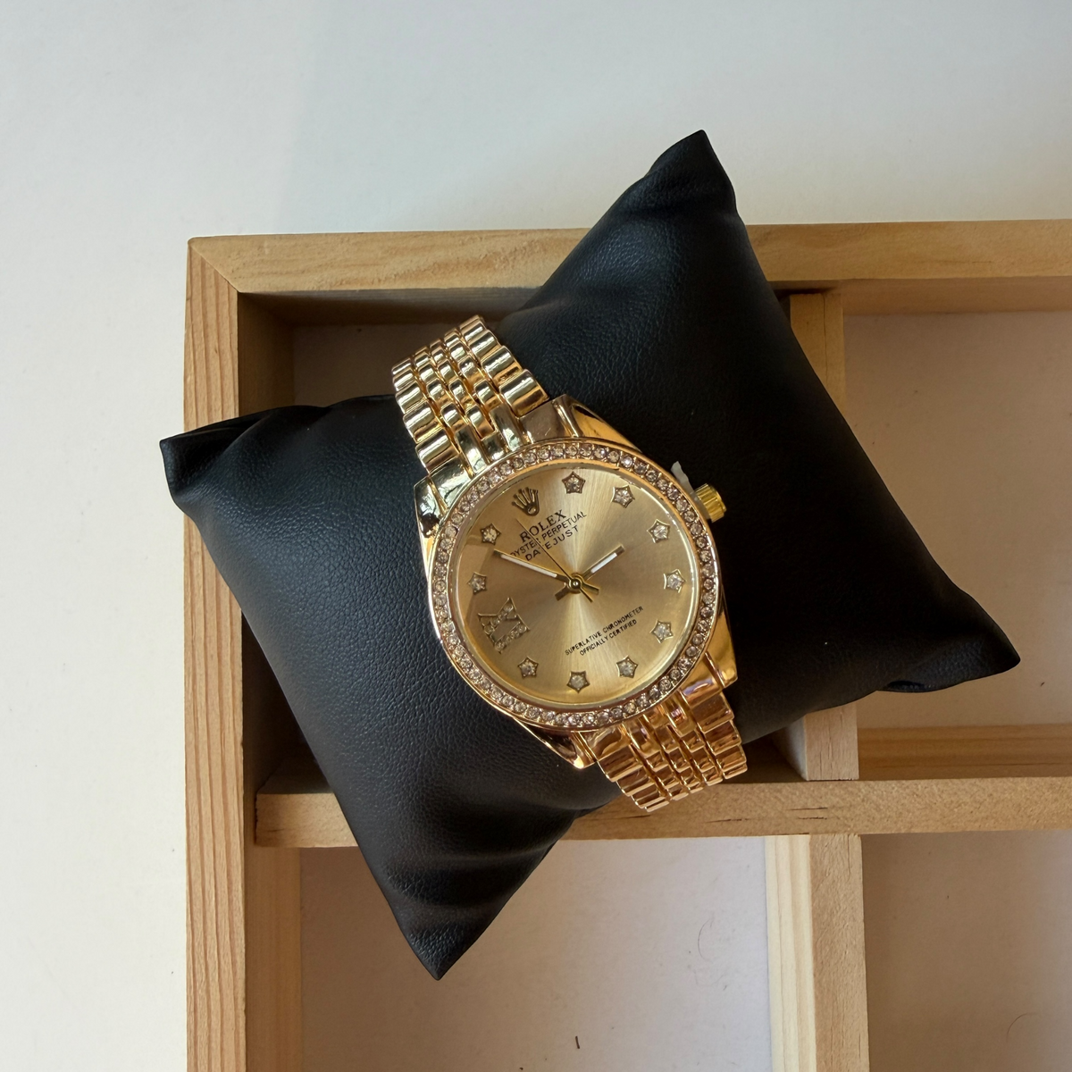 Mira Watch