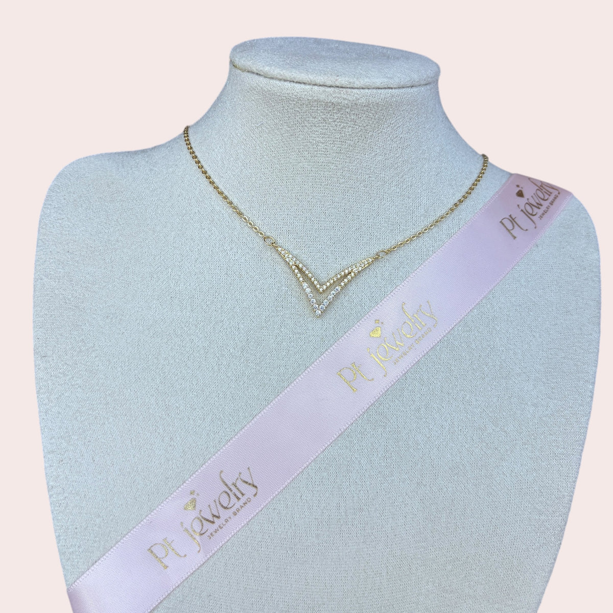 The v necklace