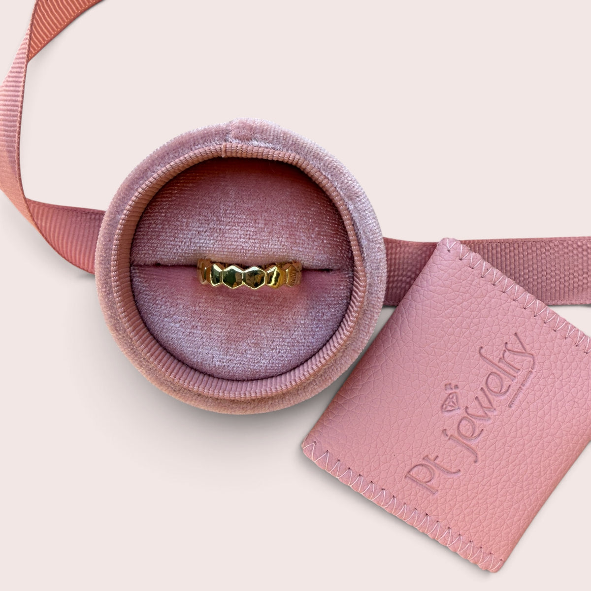 The honey comb ring