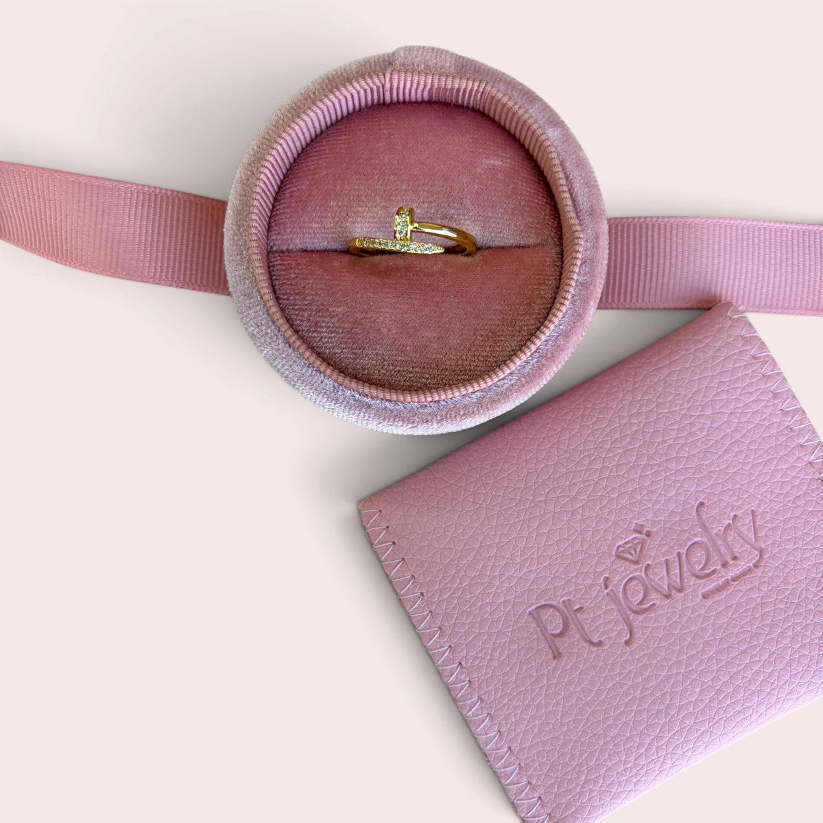 Zircon clou ring
