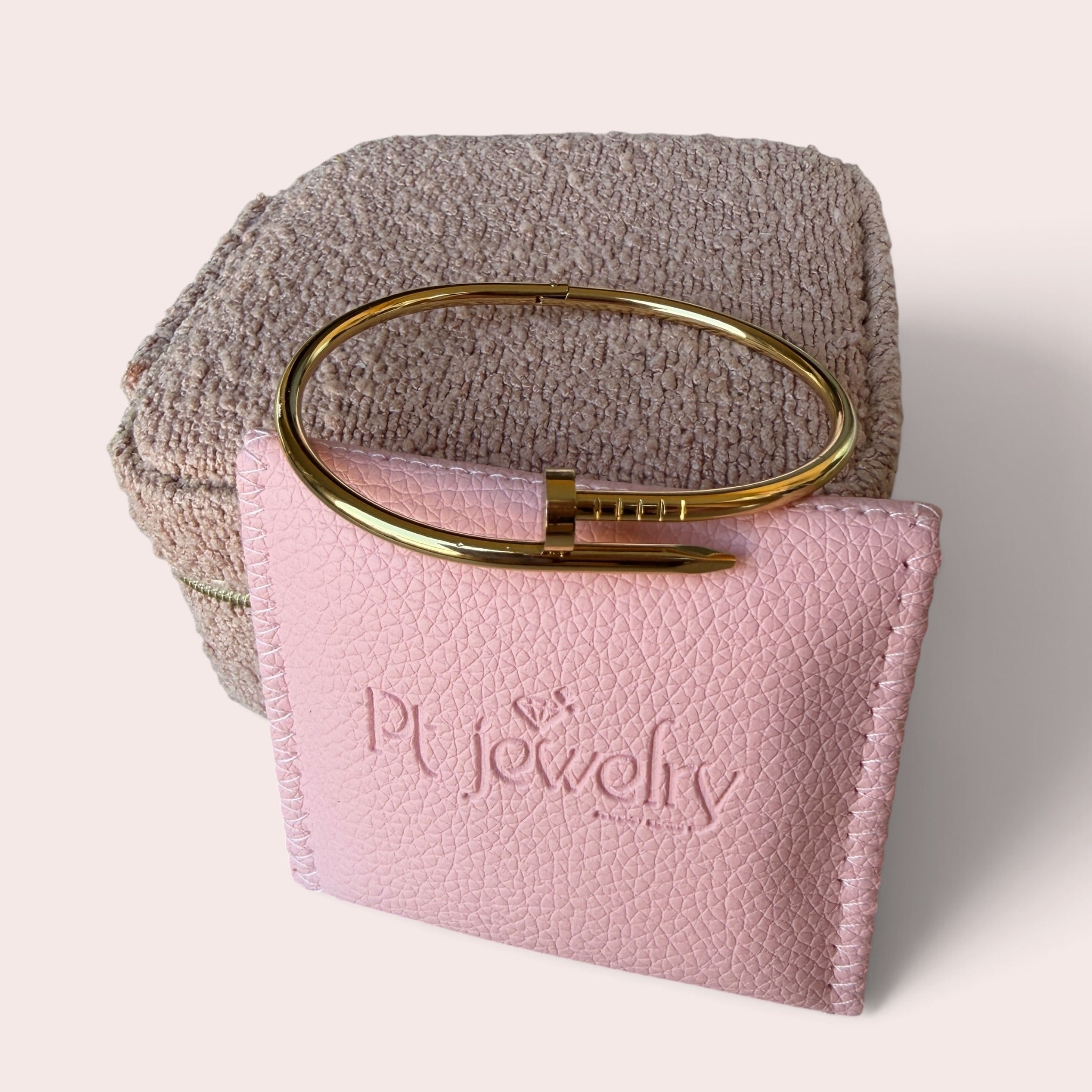 Thin clou bracelet