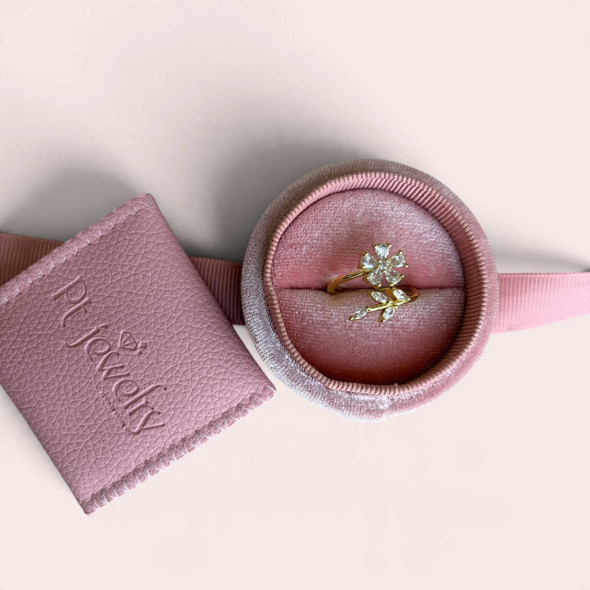 Elegant Flower Ring